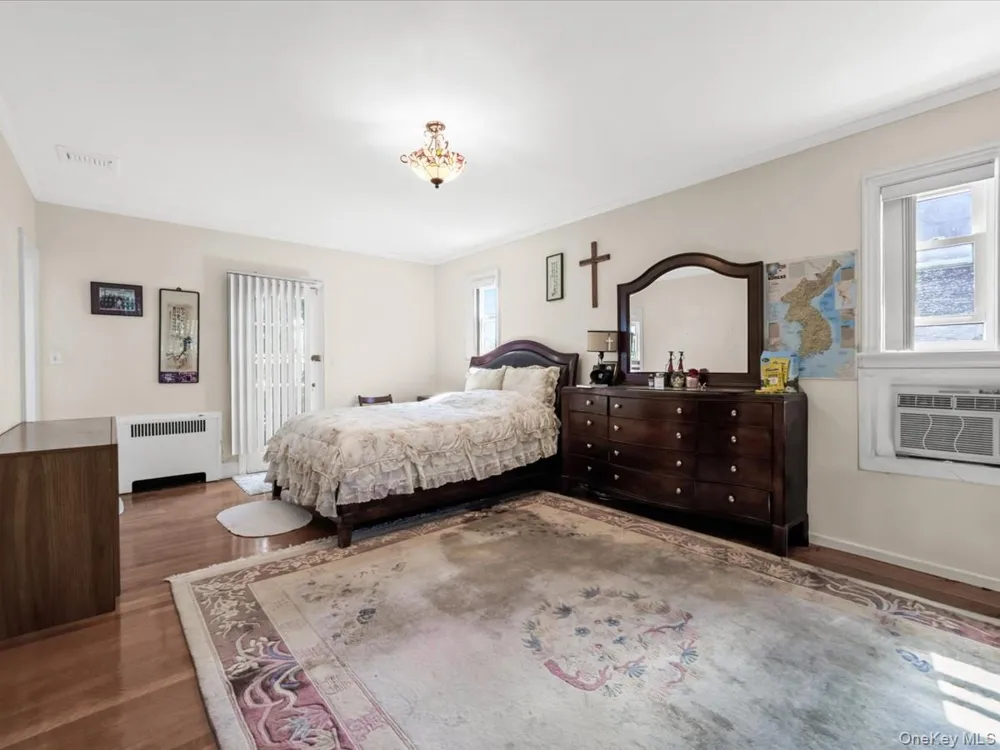 3533 171st Street Flushing, NY 11358