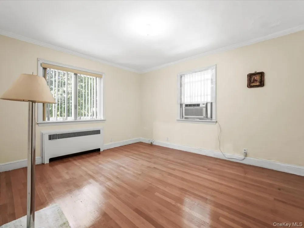3533 171st Street Flushing, NY 11358