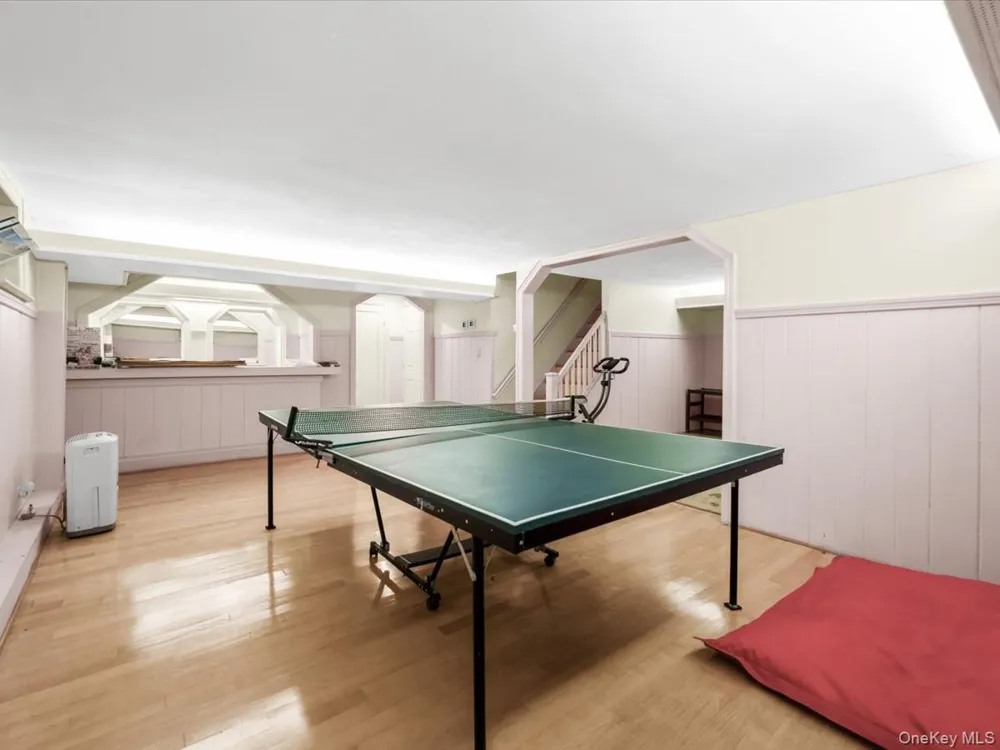 3533 171st Street Flushing, NY 11358