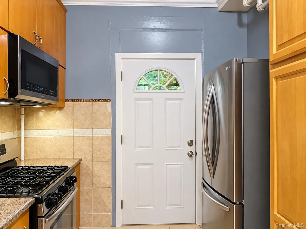 732 E 223rd Street Bronx, NY 10466