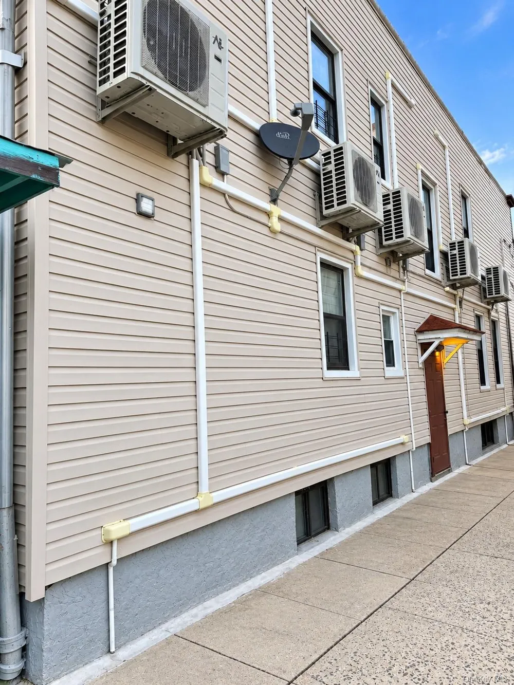 732 E 223rd Street Bronx, NY 10466