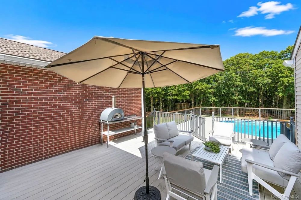 117 Hallock Road Lake Grove, NY 11755