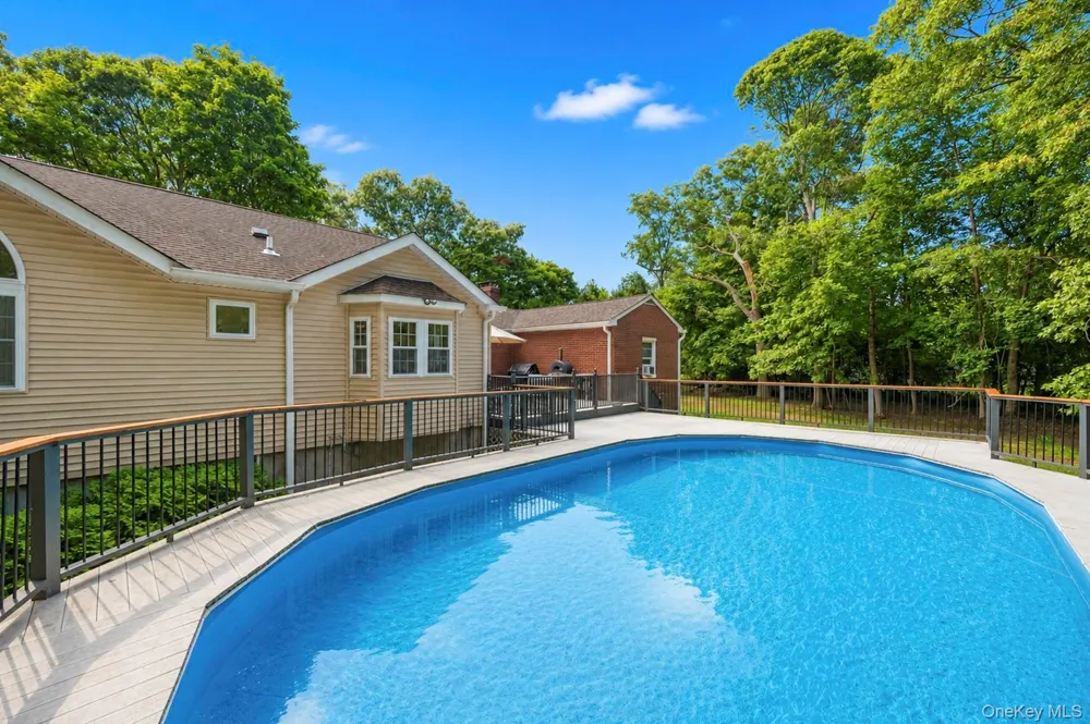 117 Hallock Road Lake Grove, NY 11755