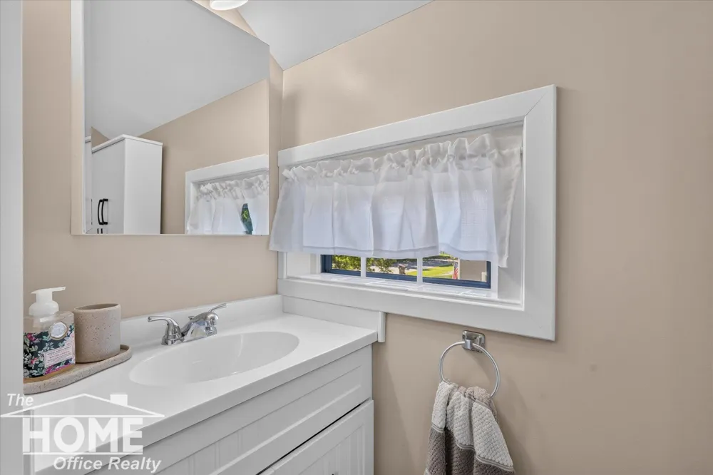 315 E Main Street Vernon Township, MI 48476
