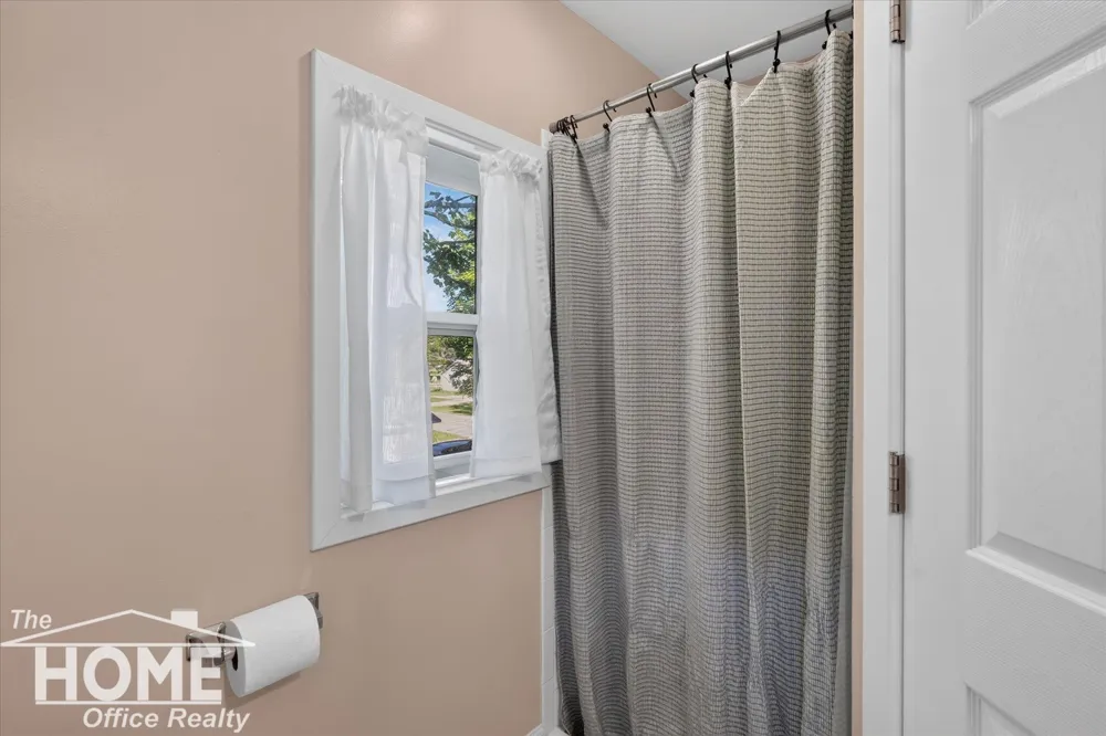 315 E Main Street Vernon Township, MI 48476