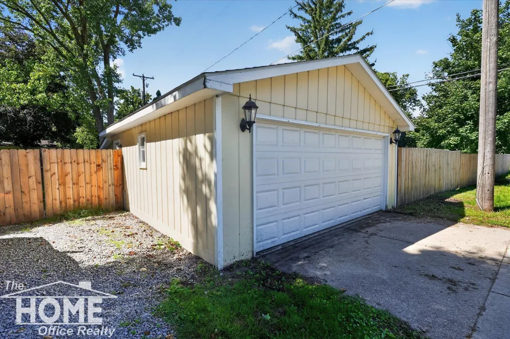 315 E Main Street Vernon Township, MI 48476