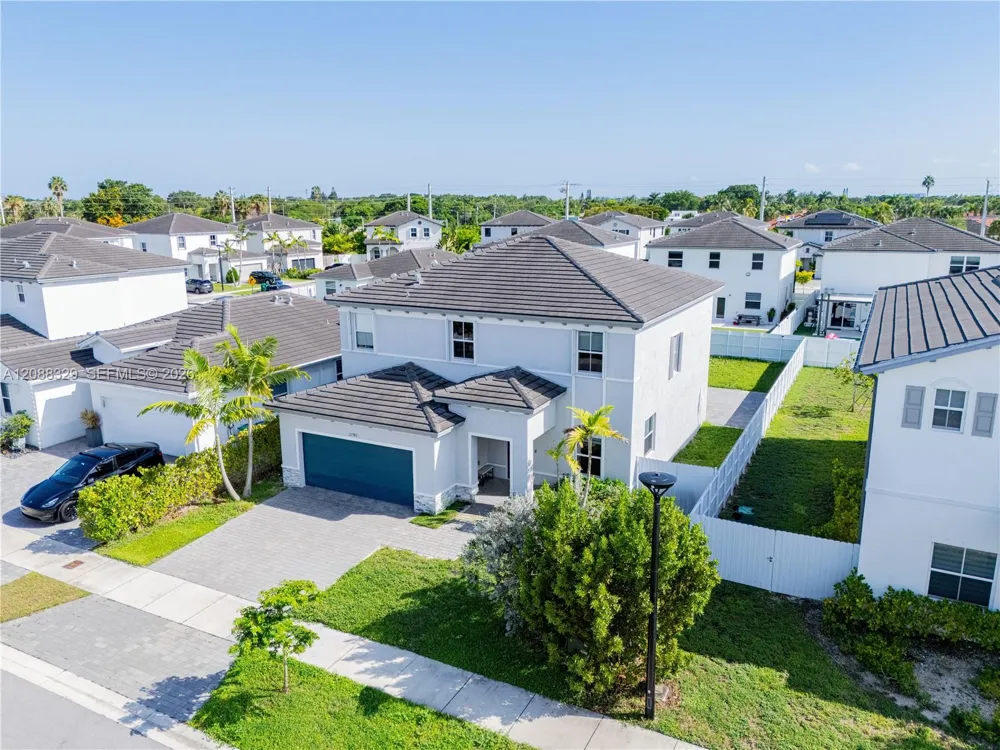 12740 SW 214th Ter Miami, FL 33177