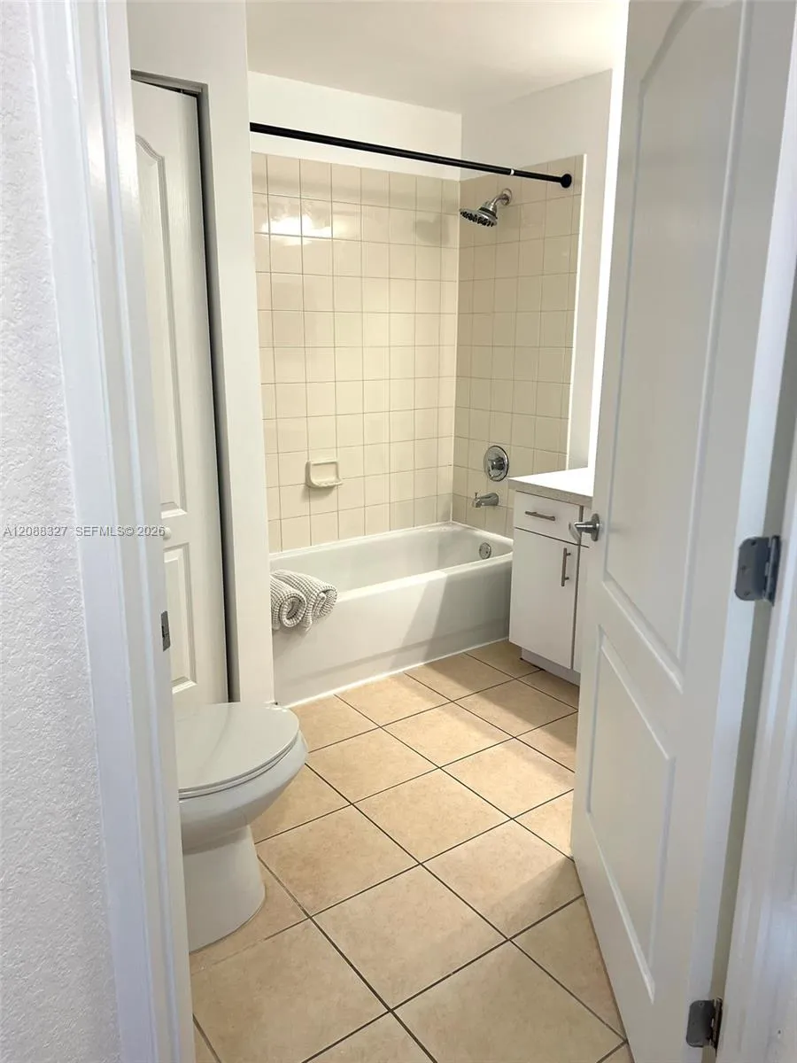 6001 SW 70th St #346 South Miami, FL 33143