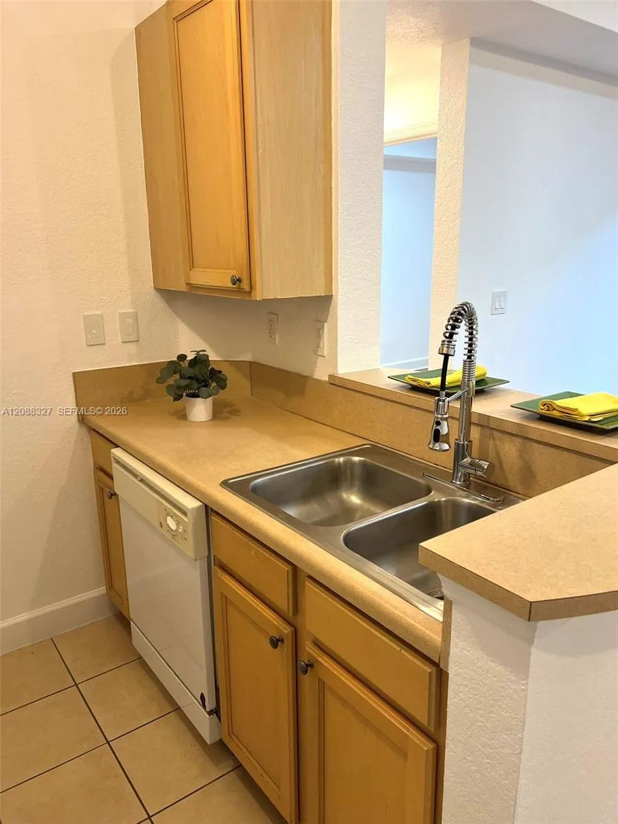 6001 SW 70th St #346 South Miami, FL 33143
