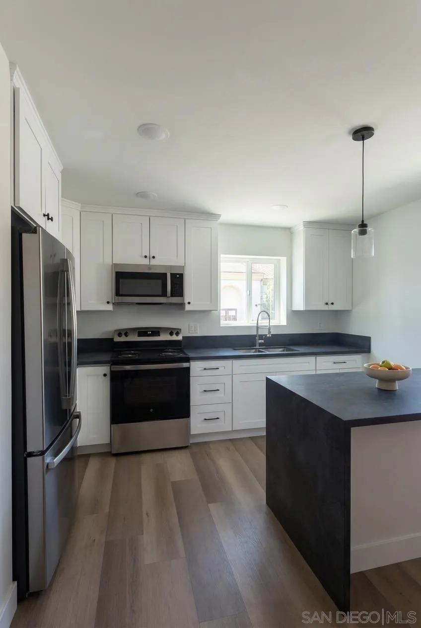 4911 Glen La Mesa, CA 91941