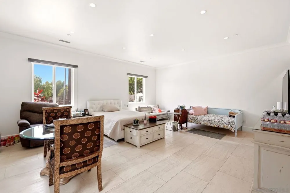 50 F Chula Vista, CA 91910