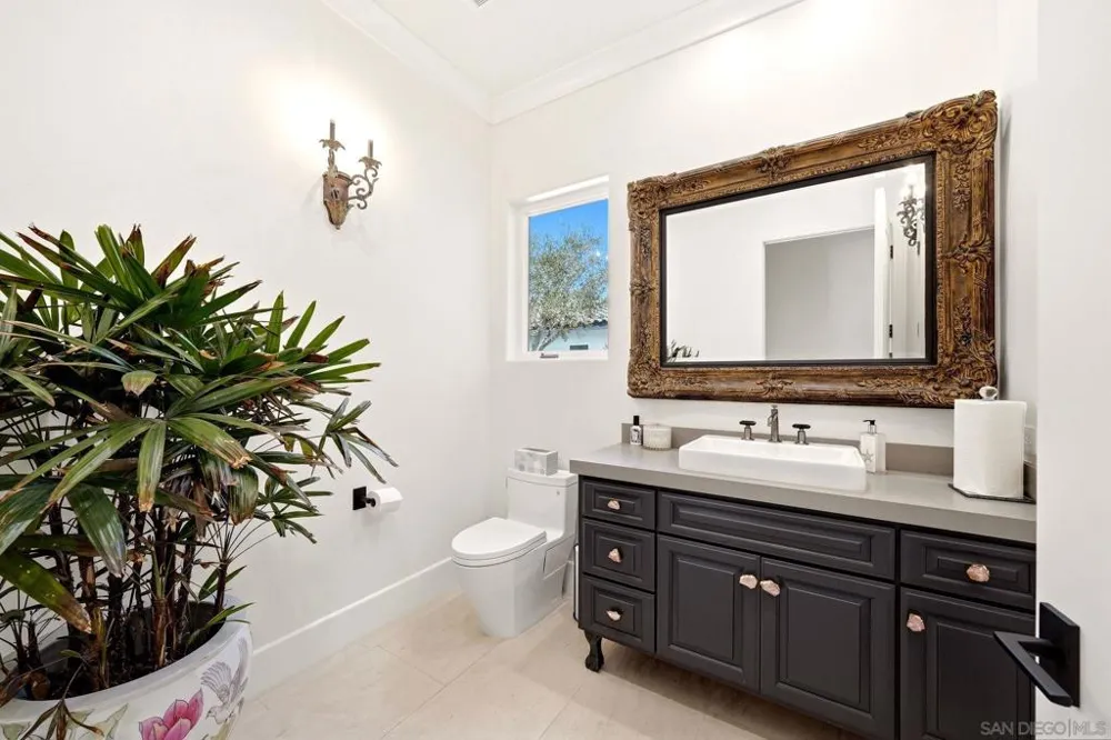 50 F Chula Vista, CA 91910