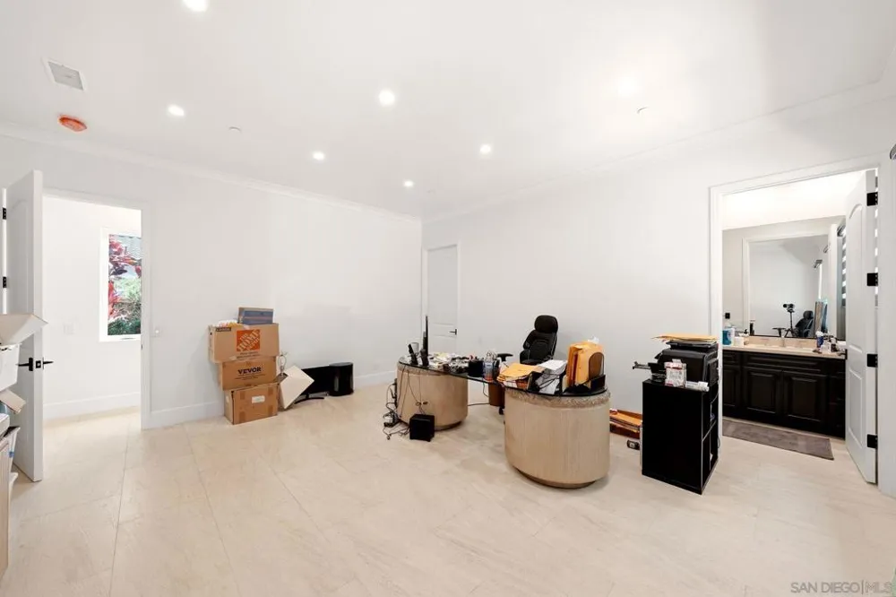 50 F Chula Vista, CA 91910