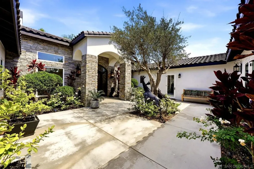 50 F Chula Vista, CA 91910