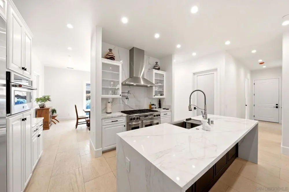 50 F Chula Vista, CA 91910