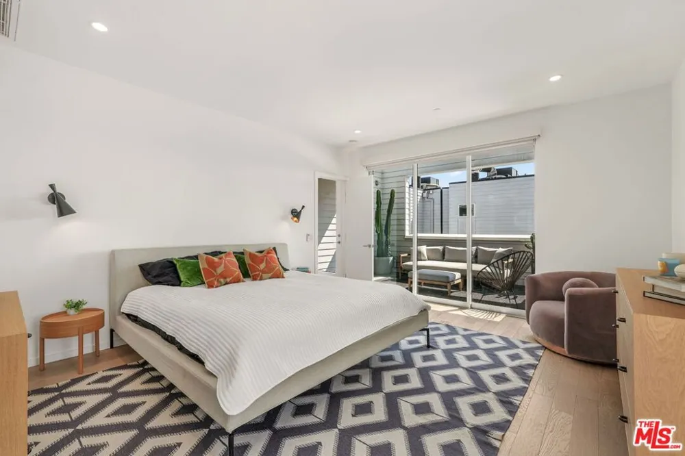 3724 Vinton Avenue Los Angeles, CA 90034