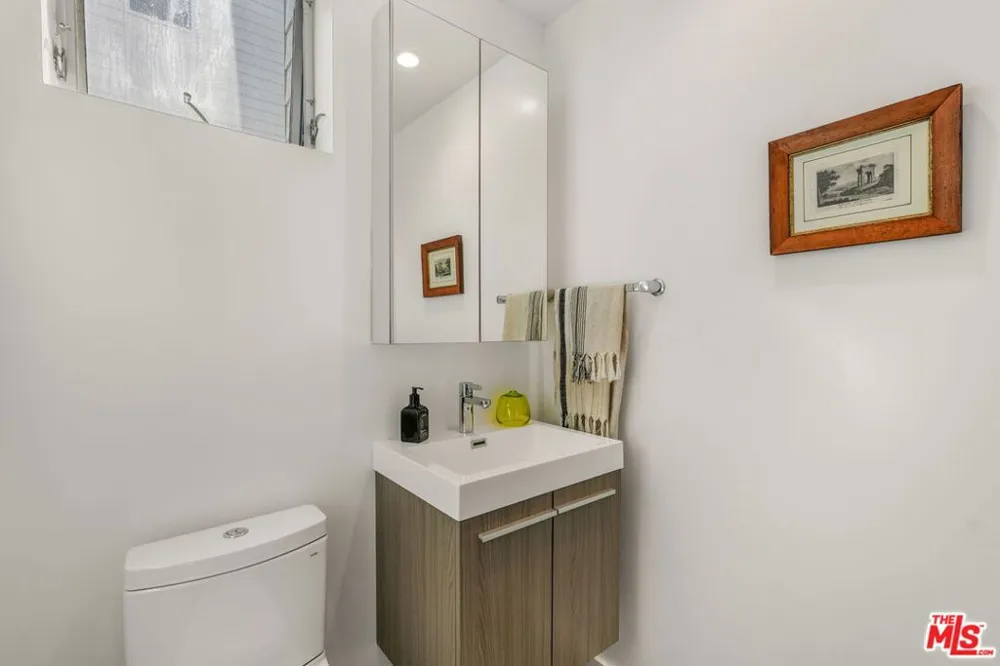 3724 Vinton Avenue Los Angeles, CA 90034