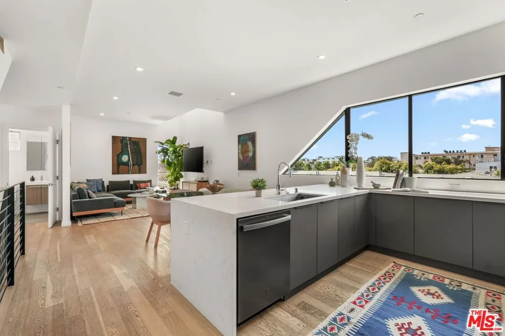 3724 Vinton Avenue Los Angeles, CA 90034