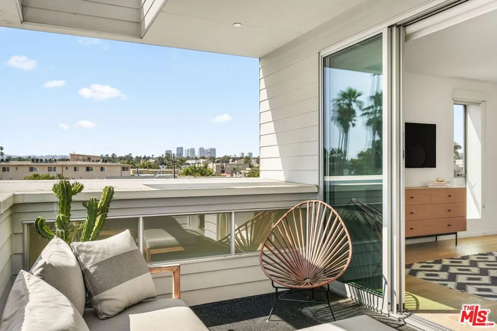 3724 Vinton Avenue Los Angeles, CA 90034