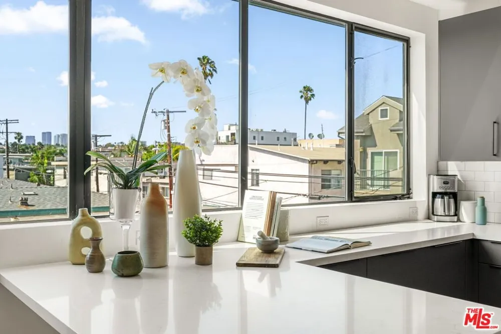 3724 Vinton Avenue Los Angeles, CA 90034