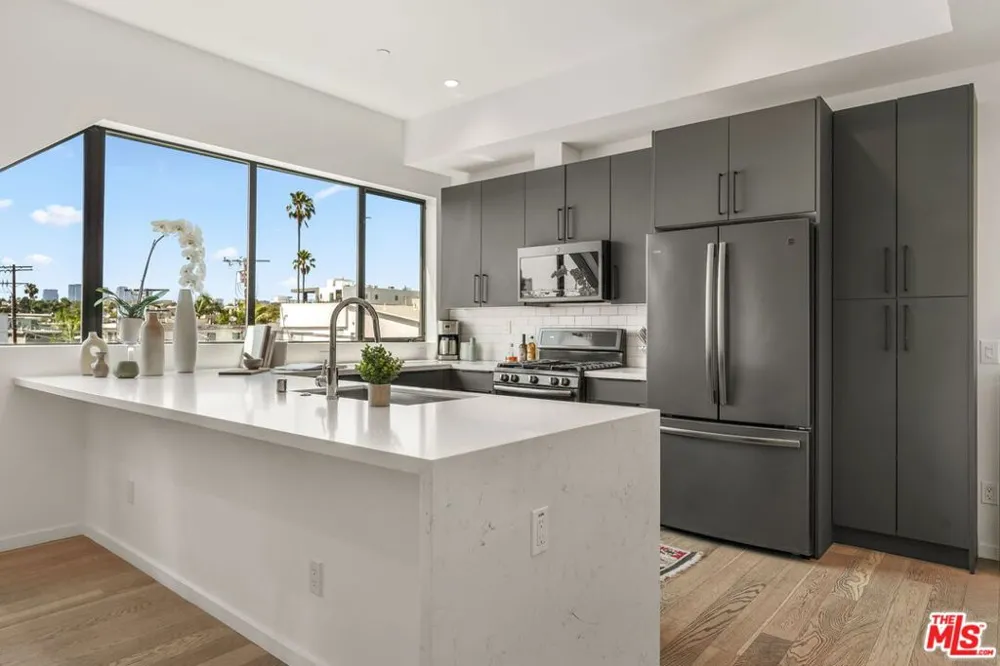 3724 Vinton Avenue Los Angeles, CA 90034