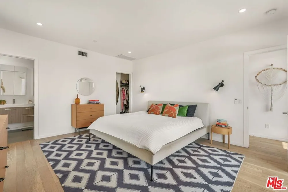 3724 Vinton Avenue Los Angeles, CA 90034