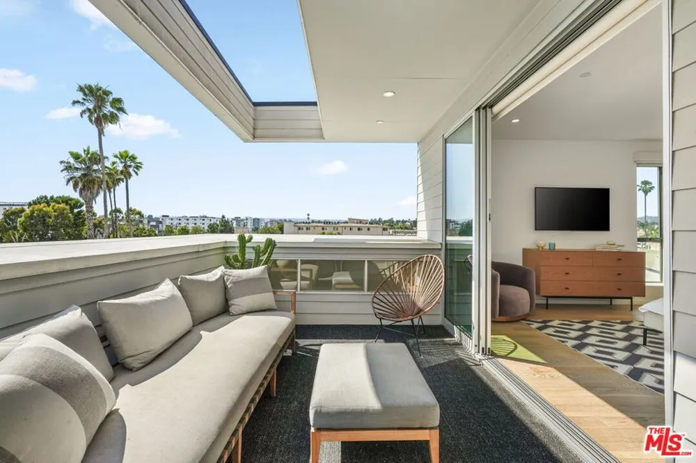 3724 Vinton Avenue Los Angeles, CA 90034