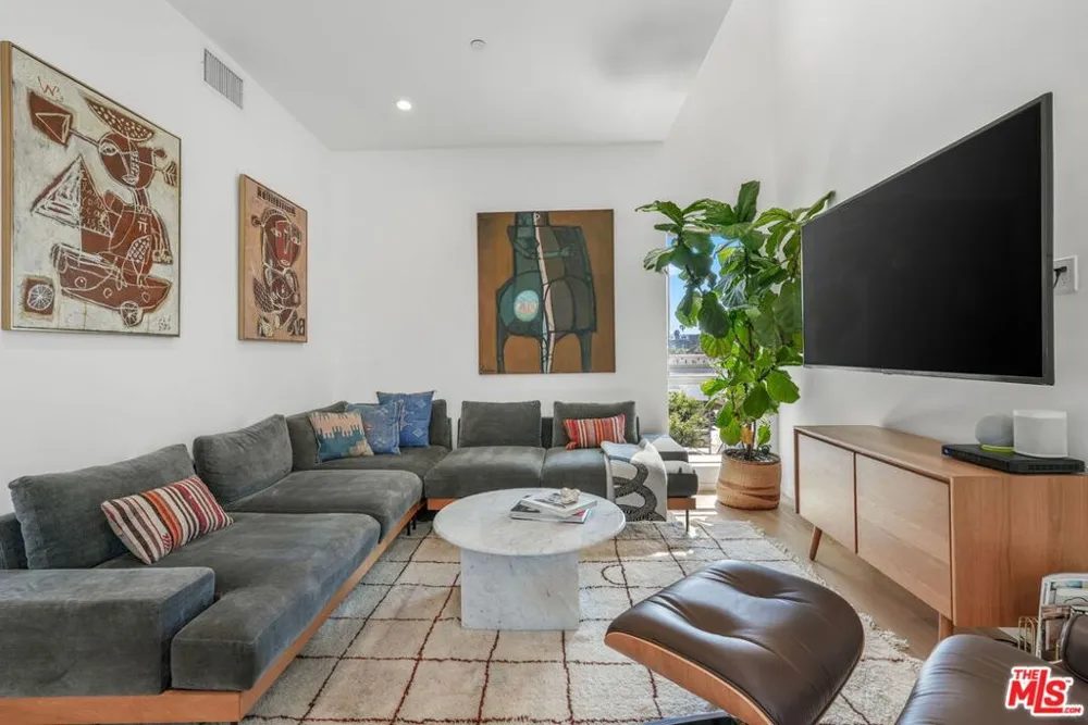 3724 Vinton Avenue Los Angeles, CA 90034