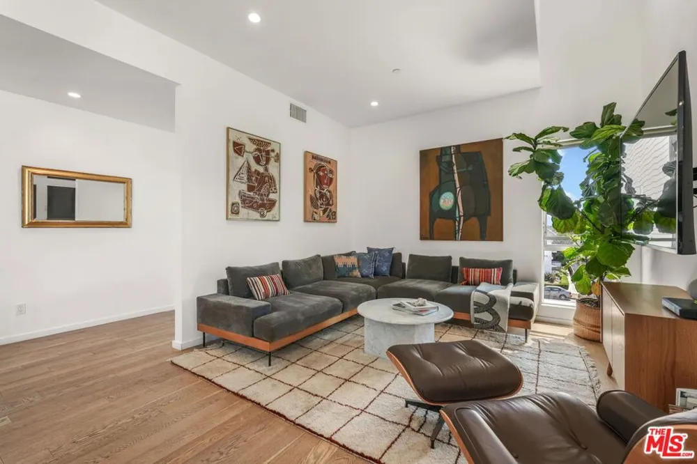 3724 Vinton Avenue Los Angeles, CA 90034
