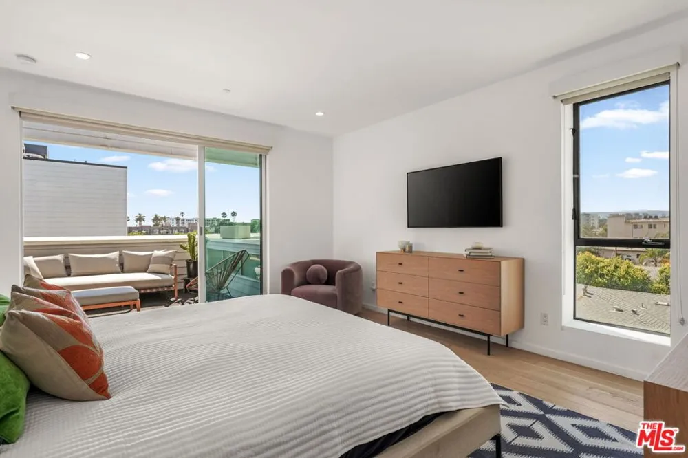 3724 Vinton Avenue Los Angeles, CA 90034