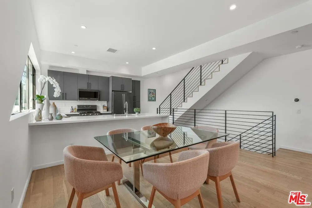 3724 Vinton Avenue Los Angeles, CA 90034