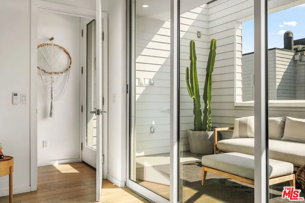 3724 Vinton Avenue Los Angeles, CA 90034
