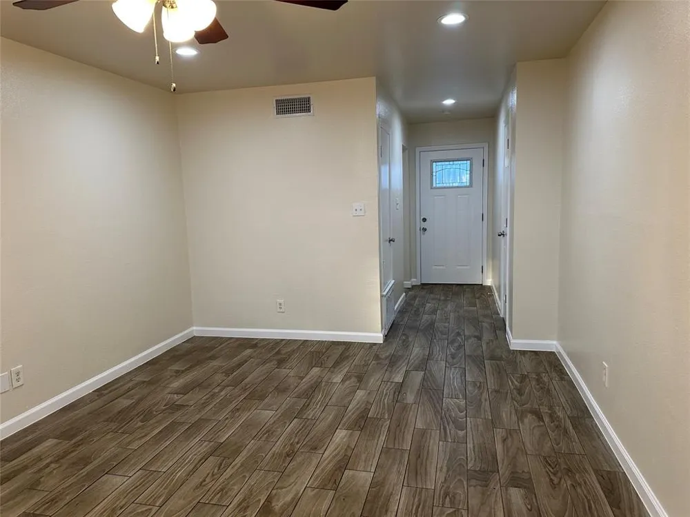 407 Vista West Court #B Bastrop, TX 78602
