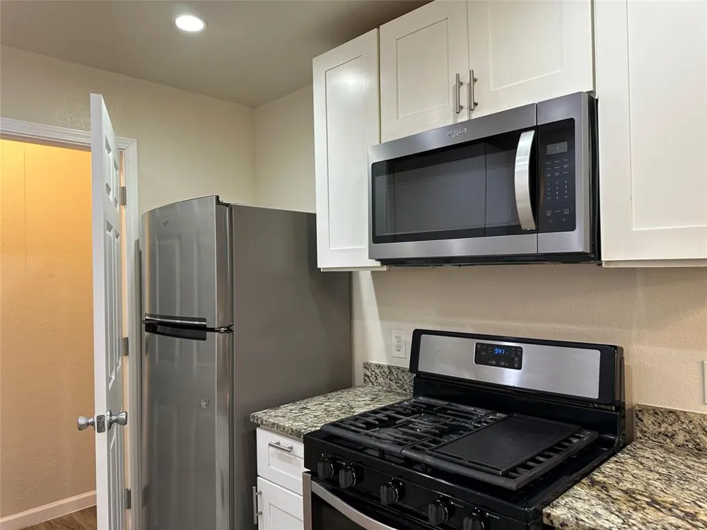 407 Vista West Court #B Bastrop, TX 78602