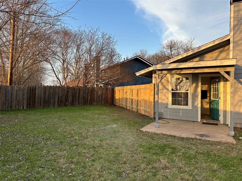 407 Vista West Court #B Bastrop, TX 78602