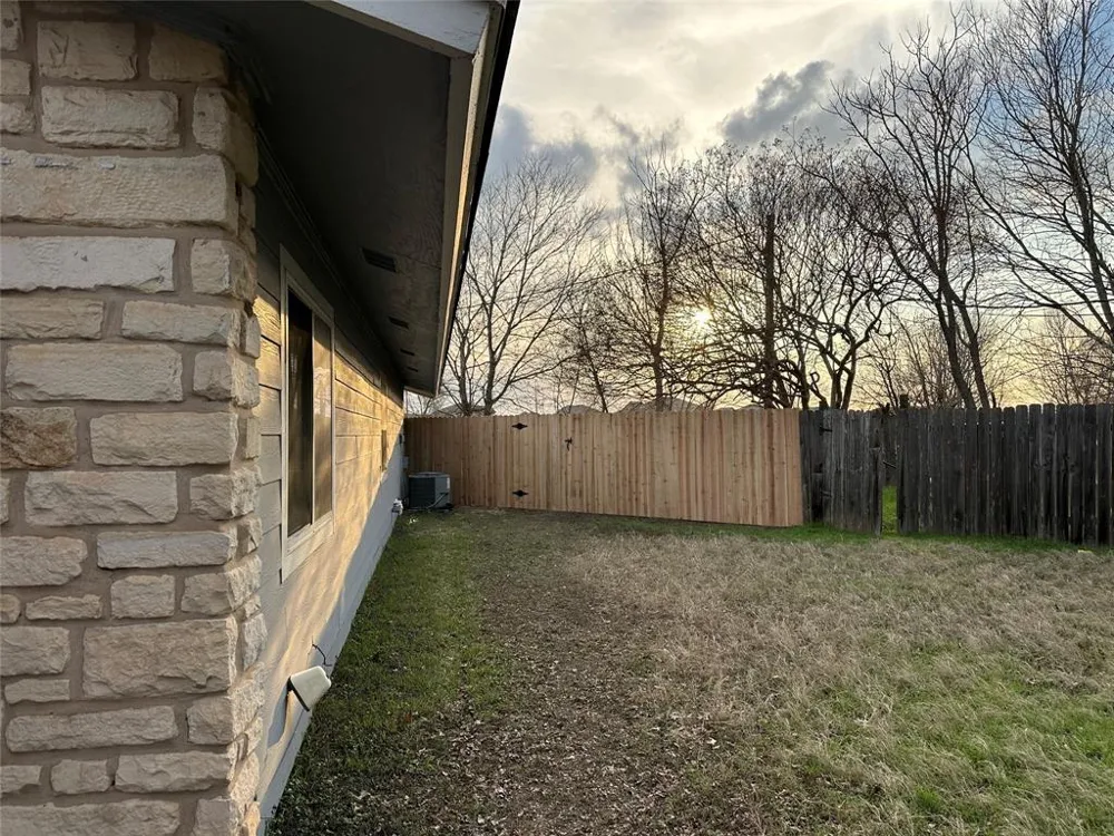 407 Vista West Court #B Bastrop, TX 78602