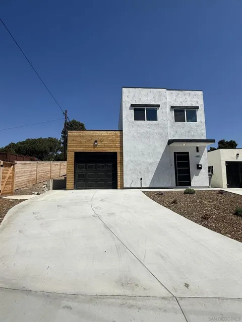 4911 Glen #1/2