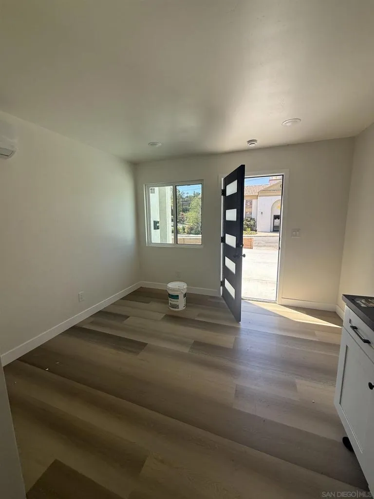 4911 Glen #1/2 La Mesa, CA 91941