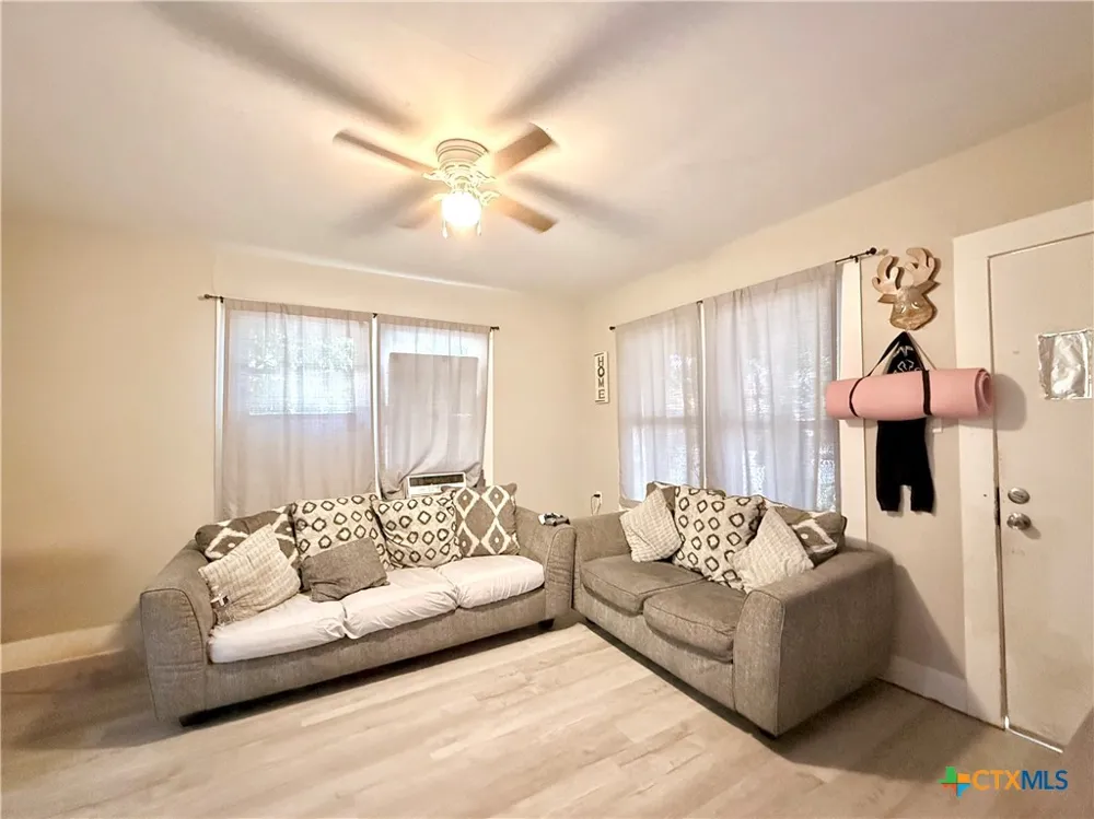 220 Fm-1686 Telferner, TX 77988