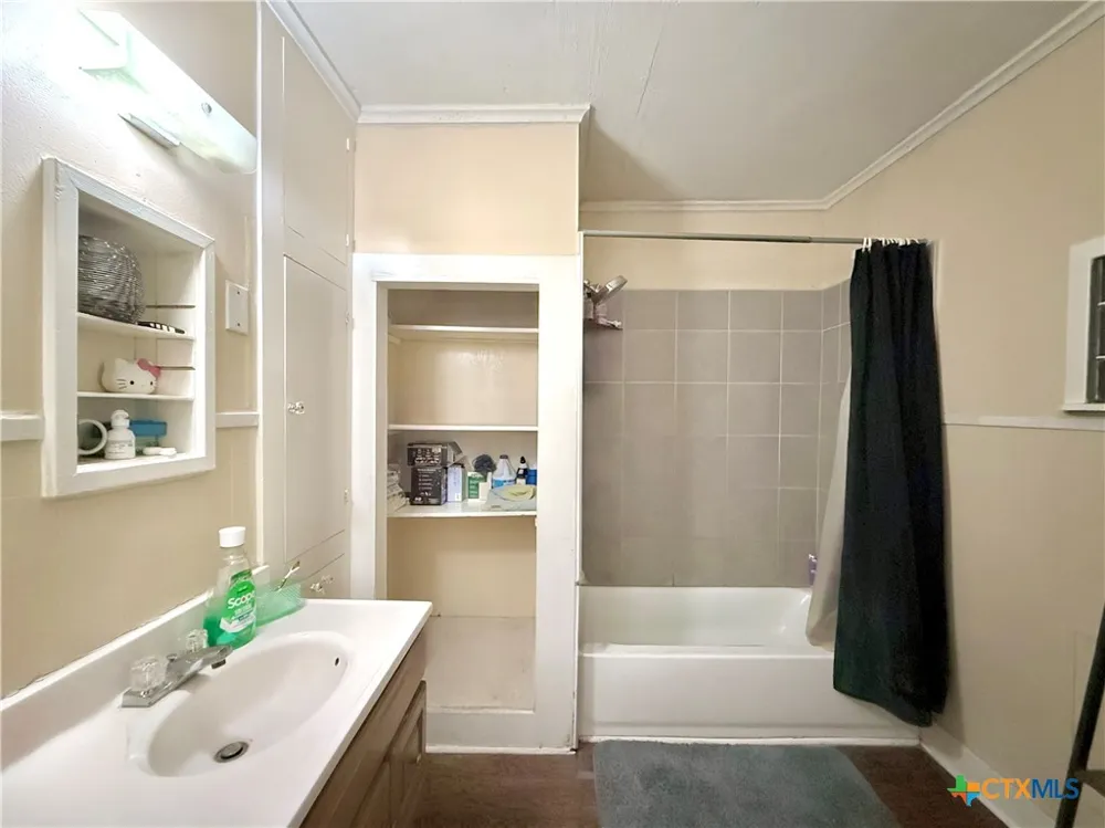 220 Fm-1686 Telferner, TX 77988