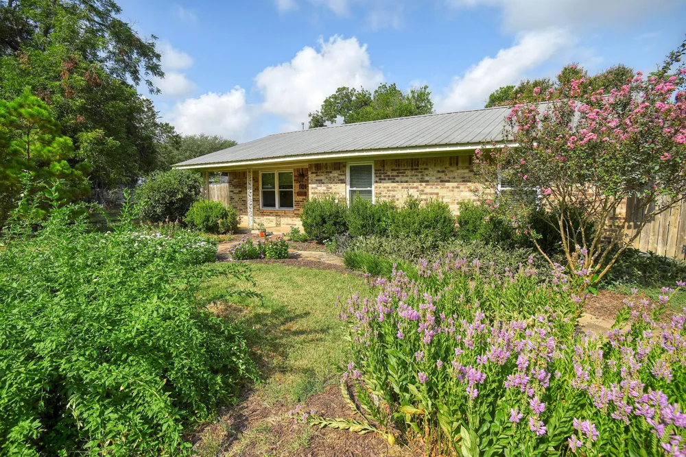 1108 Haysel Street Bastrop, TX 78602