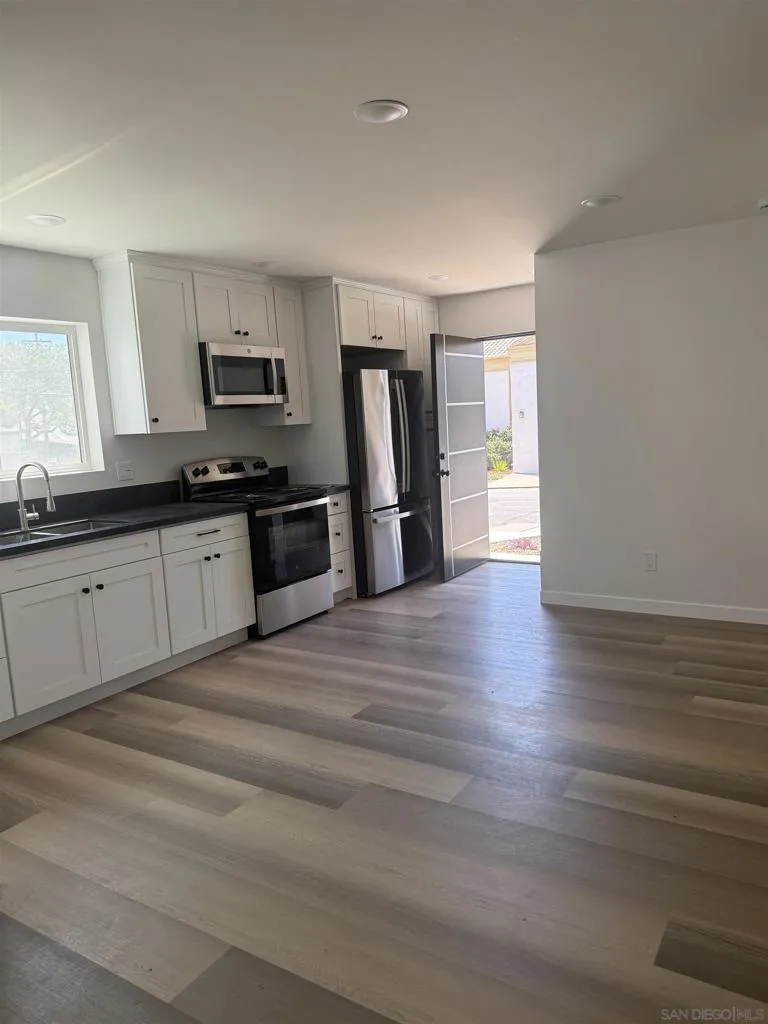 4913 Glen La Mesa, CA 91941
