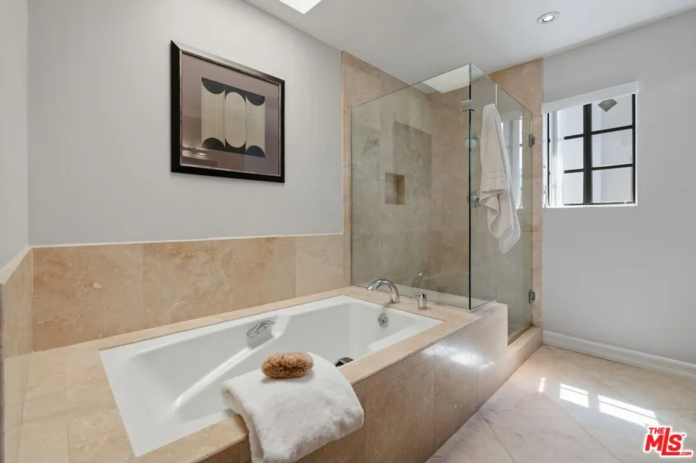 4338 Gentry Avenue Studio City, CA 91604