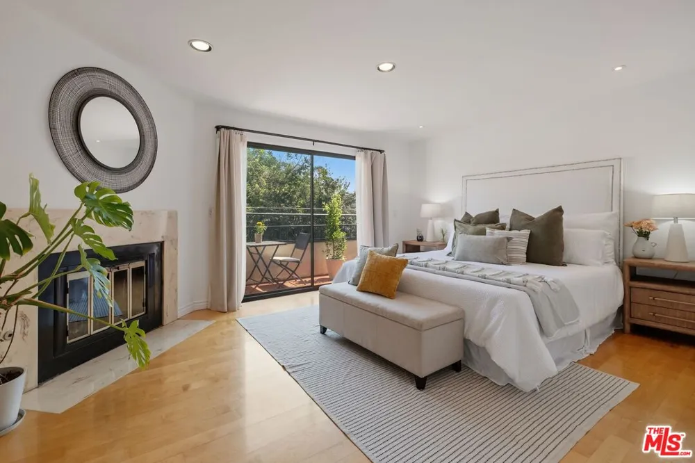 4338 Gentry Avenue Studio City, CA 91604