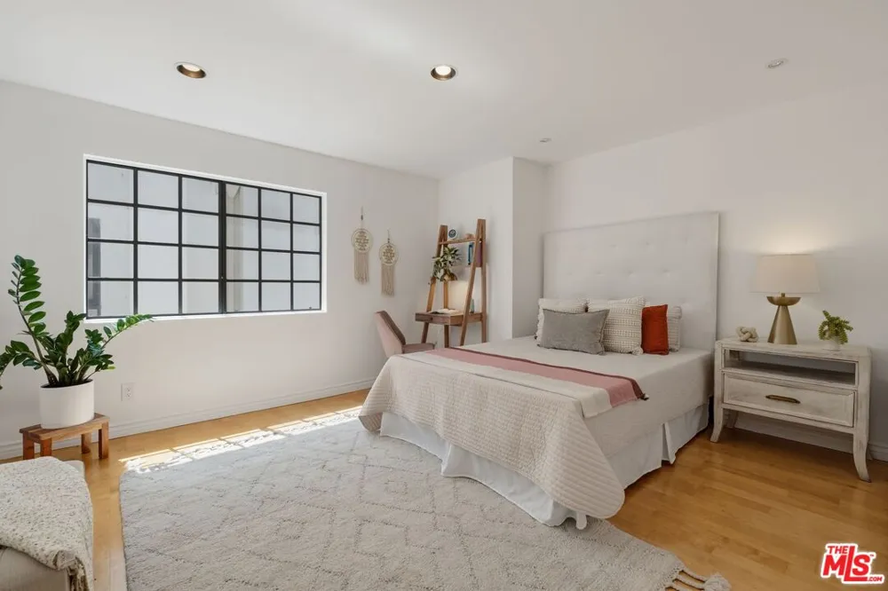 4338 Gentry Avenue Studio City, CA 91604