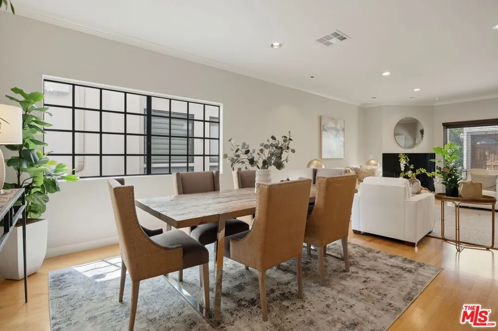 4338 Gentry Avenue Studio City, CA 91604