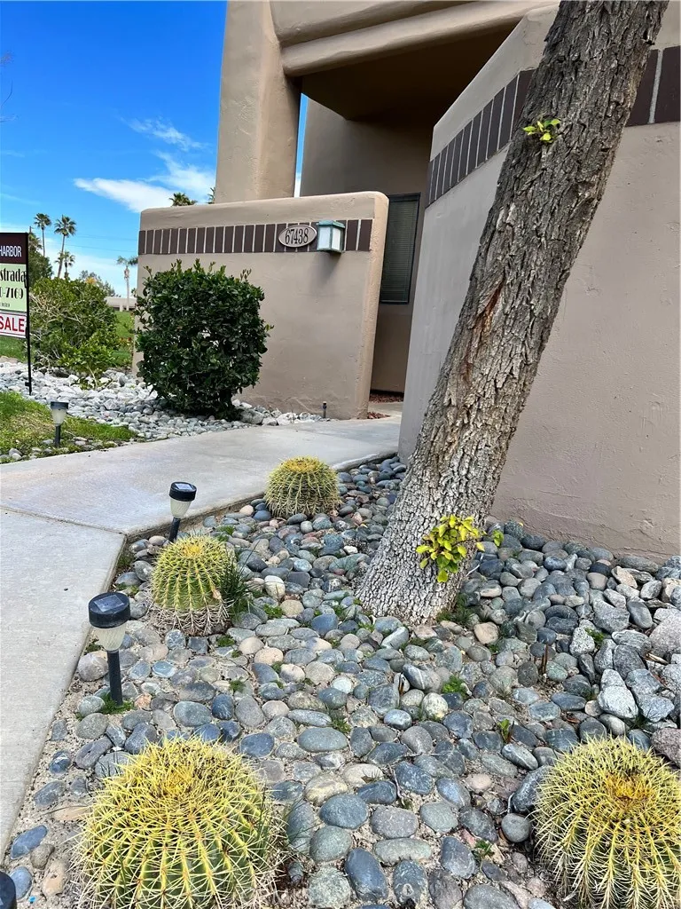 67438 Toltec Court Cathedral City, CA 92234