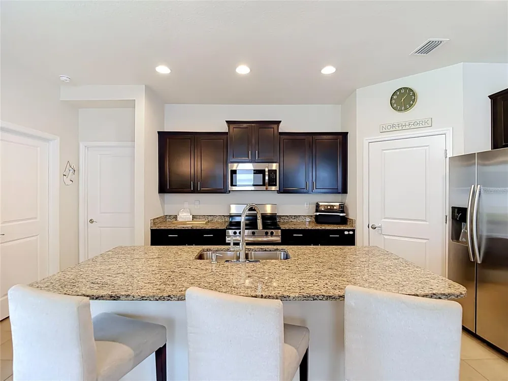 31686 TANSY BEND Wesley Chapel, FL 33545