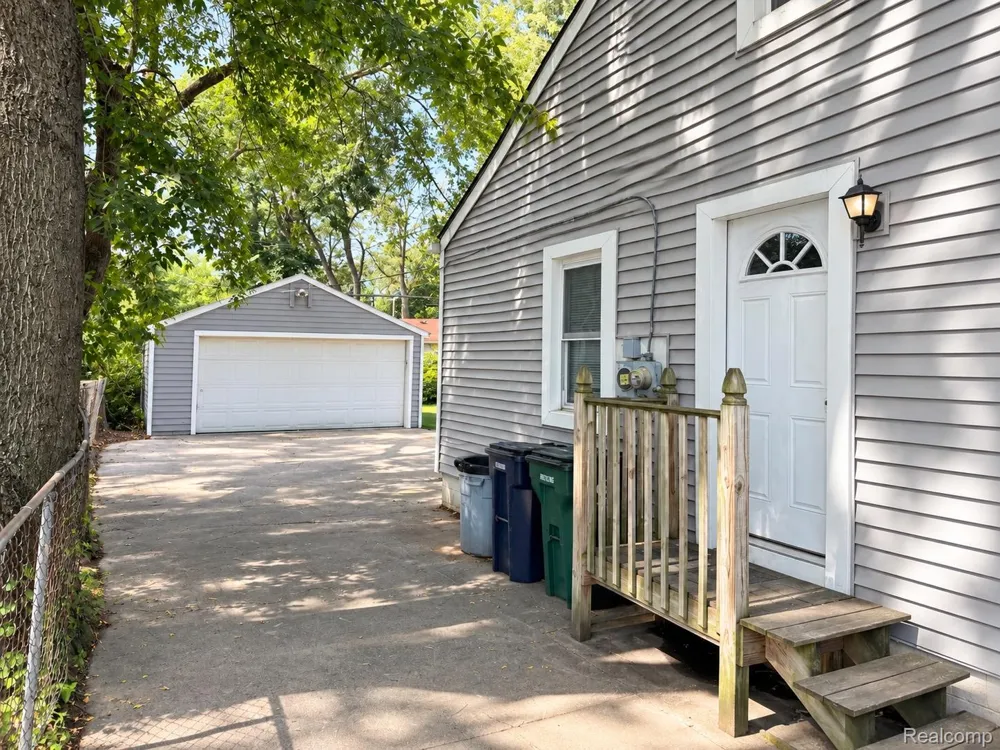1522 S Campbell Road Royal Oak City, MI 48067