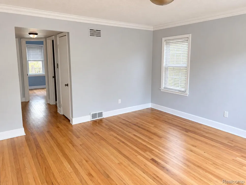 1522 S Campbell Road Royal Oak City, MI 48067